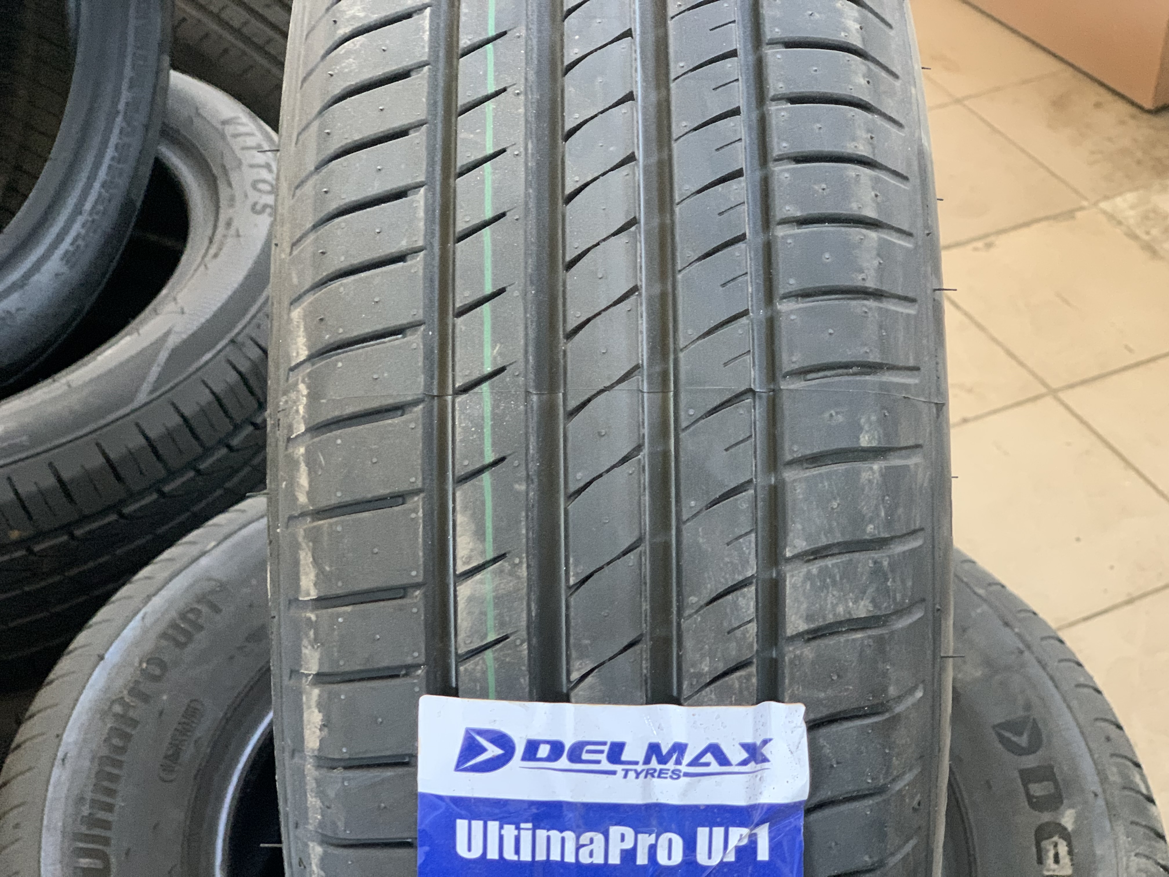АШ Delmax 195/50R15 Ultimapro Up1 82V(23)